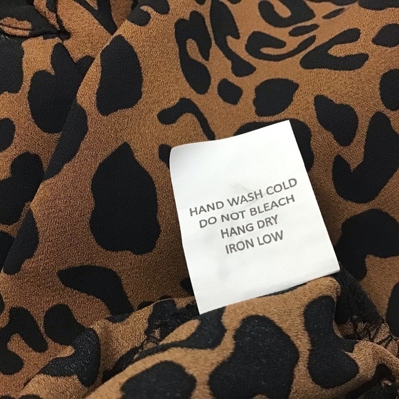 Sienna Sky Y2K animal print, halter neck sleeveless crepey blouse. XS NWT - Picture 5 of 5